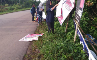 BAWASLU Pulang Pisau dan Ibu Ibu Panwaslu Menertipkan (APK)