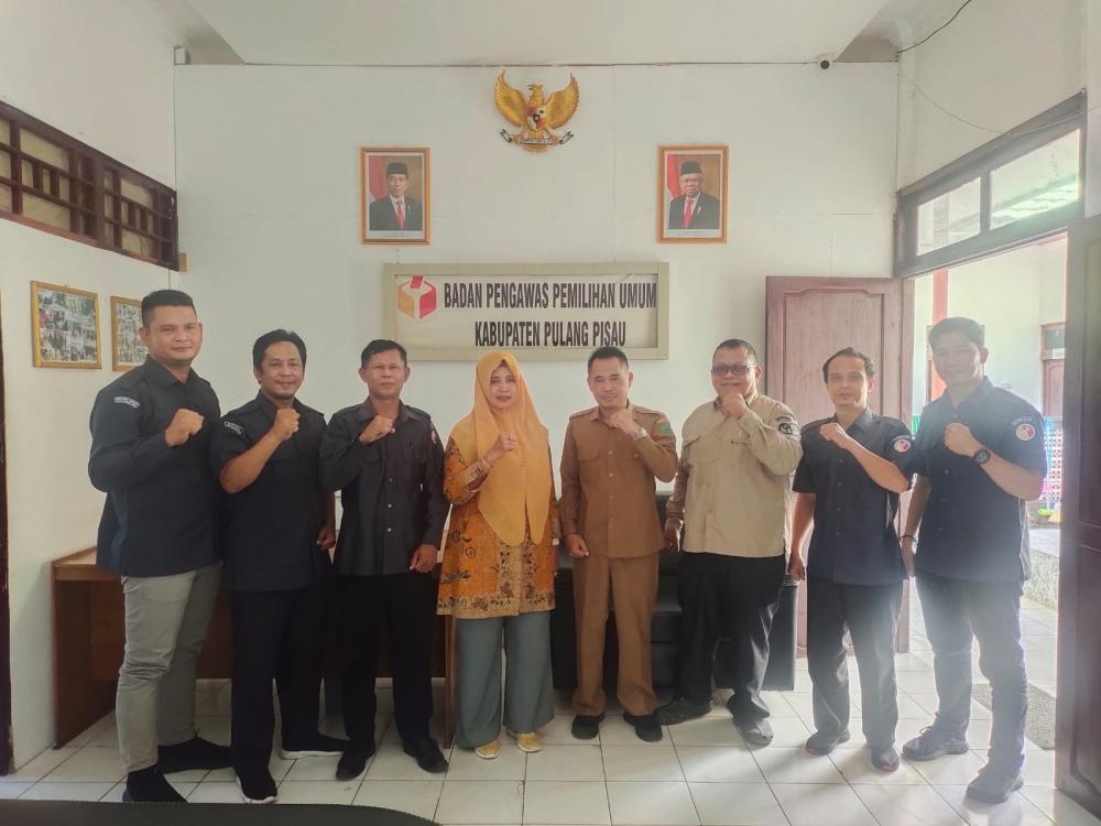 PEMANTAUAN DAN EVALUASI KINERJA KEHUMASAN