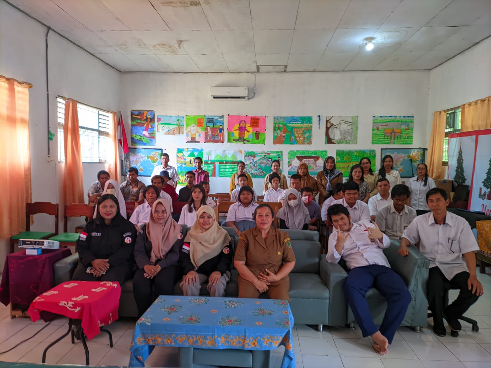 SOSIALISASI PENGAWSAN PEMILU 2024 PADA DISABILITAS DI SLBN PULANG PISAU