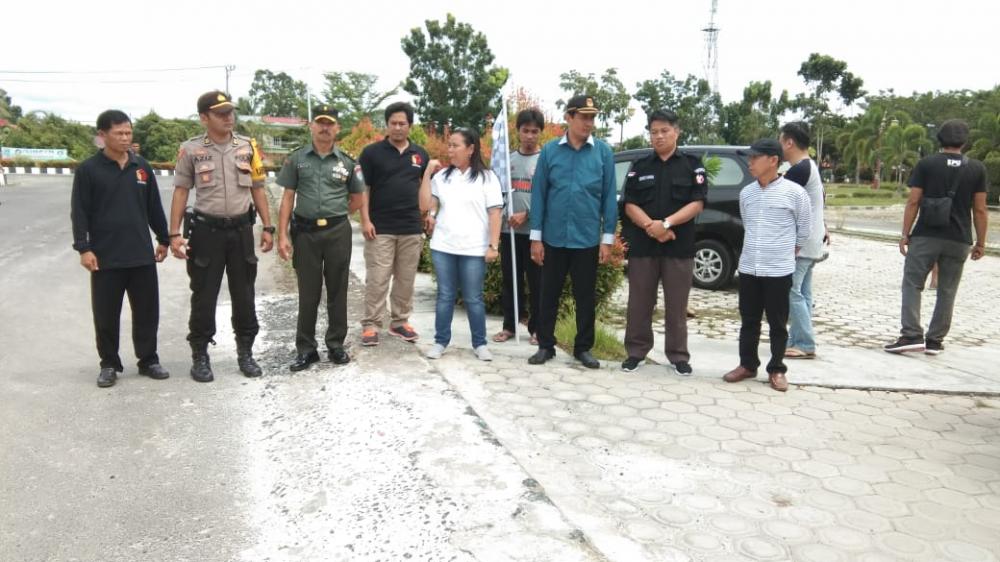 Bawaslu Pulang Pisau Mengawal Langsung pelepasan Logistik