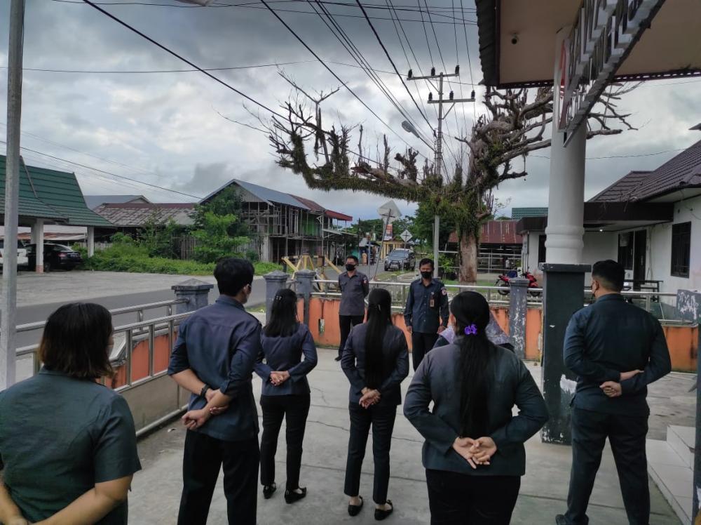 Apel Awal Pagi Pada awal Bulan 07 Juni 2021 dihalamana Kantor Bawaslu Kabupaten Pulang Pisau