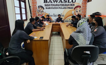 RAPAT INTERNAL MANAJEMEN SDM PENGAWAS DAN KESEKRETARIATAN, UBENG ITUN : SELALU BERSINERGI DALAM MENJALANKAN TUGAS AGAR LEBIH BAIK LAGI