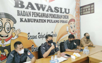 BENTUK TIM PENGAWASAN PENDAFTARAN PARTAI POLITIK, BAWASLU KABUPATEN PULANG PISAU ADAKAN RAPAT DALAM KANTOR