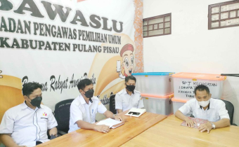 KAPASITAS, INTEGRITAS SDM PENGAWASAN DAN KESEKRETARIATAN, BAWASLU KABUPATEN PULANG PISAU LAKSANAKAN RAPAT INTERNAL