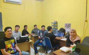 BAWASLU LAKUKAN PENGAWASAN VERMIN DI KANTOR KPU KABUPATEN PULANG PISAU